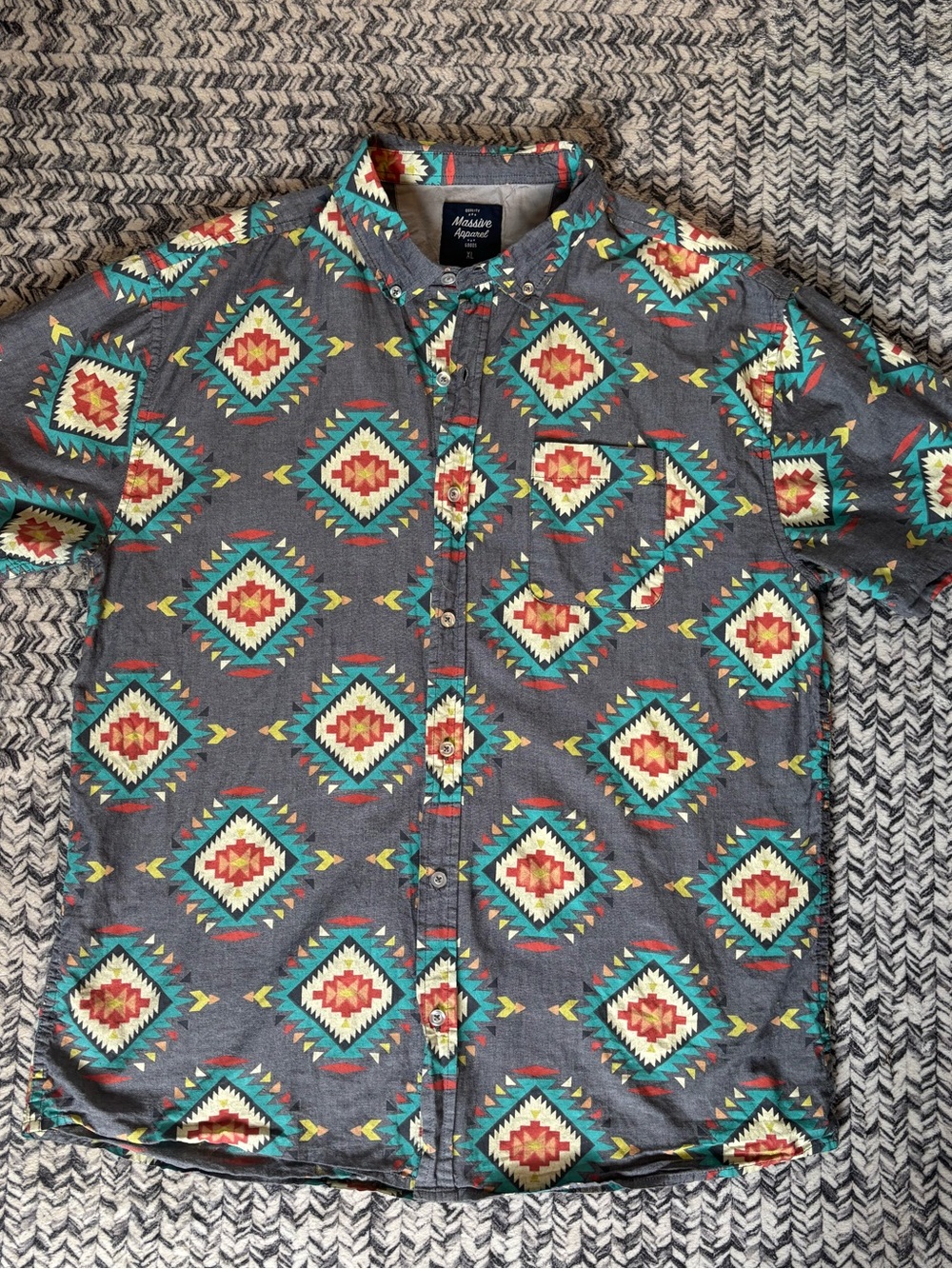 Men’s Grey Short-Sleeve Western Aztec Tribal Print Button-Down Shirt Size XL